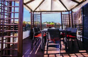 Balkón alebo terasa v ubytovaní Unique Cozy Scenic Penthouse