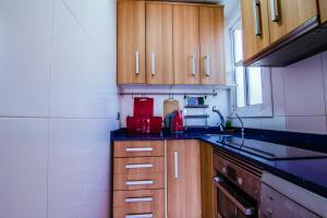 Kuchyňa alebo kuchynka v ubytovaní Unique Cozy Scenic Penthouse