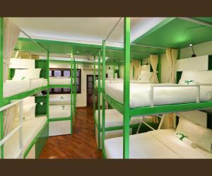 Palanda nebo palandy na pokoji v ubytování Hanoi High Five hostel