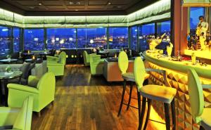 Coin salon dans l'établissement Palais Faraj Suites & Spa
