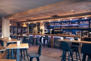 阿万谢酒店酒廊或酒吧区