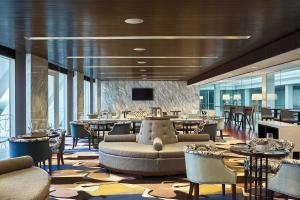 Posezení v ubytování Movenpick Hotel & Convention Centre KLIA