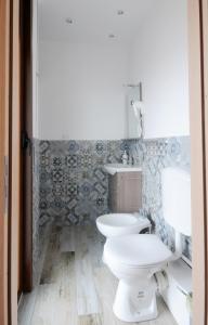 A bathroom at Cortesia 4