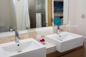 Ванная комната в Cap Ouest by Horizon Holidays