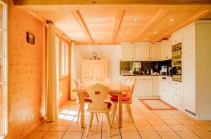 Köök või kööginurk majutusasutuses Apartment Chamonix - GRIWA RENT AG