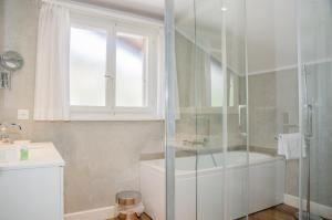 Ein Badezimmer in der Unterkunft Chalet D
