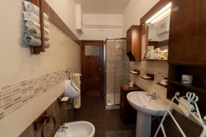 A bathroom at Piazza Bologna