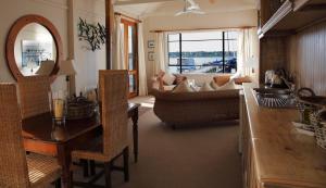 Gallery image of Boathouse - Birks River Retreat in Goolwa