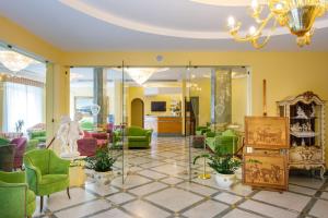 Posezení v ubytování Hotel Zi' Teresa + 37 fotografií