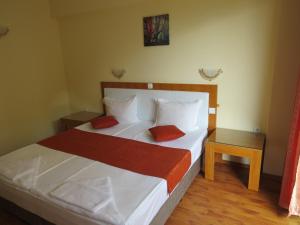 Postel nebo postele na pokoji v ubytování Family Hotel Dayana Beach