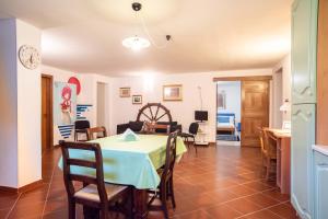 A kitchen or kitchenette at Corte Dei Messapi