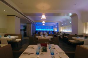 Restaurace v ubytování The Hans, New Delhi