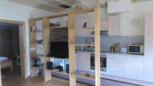 Kuchyň nebo kuchyňský kout v ubytování Ferienwohnung "Eifelstueffje"