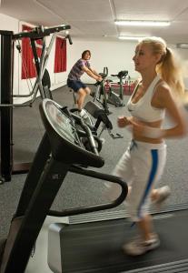 Fitness centrum a/nebo fitness zařízení v ubytování Hotel Markushof 3***S
