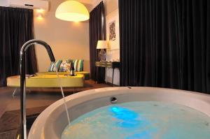 Gambar di galeri bagi The Fifties suites di Kefar Weradim