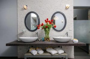 Gambar di galeri bagi The Fifties suites di Kefar Weradim