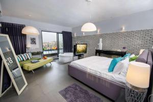Katil atau katil-katil dalam bilik di The Fifties suites