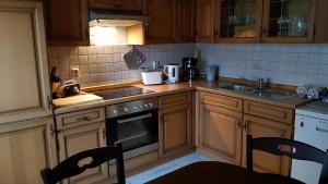 Kuchyň nebo kuchyňský kout v ubytování Ferienwohnung-Kormann