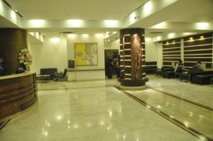 Lobbyen eller receptionen på The Hans, New Delhi
