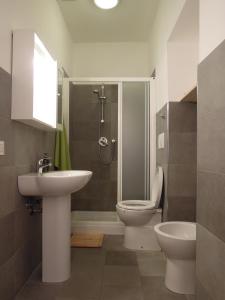 A bathroom at Roof terrace flat