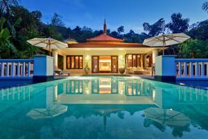สระว่ายน้ำที่อยู่ใกล้ ๆ หรือใน Trisara Villas & Residences Phuket