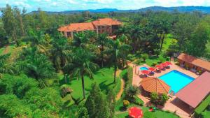 Bazén v ubytování Mbale Resort Hotel nebo v jeho okolí