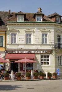 The building in which a vendégházakat is located