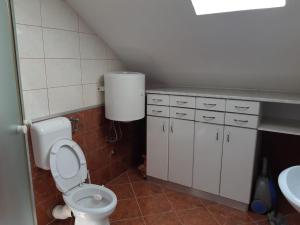 Ένα μπάνιο στο Apartman Kupres Centar