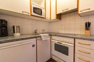 Kuchnia lub aneks kuchenny w obiekcie Apartmenthaus Hietzing I contactless check-in