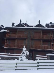 Apartamento frente Pistas de Esquí La Molina a l'hivern