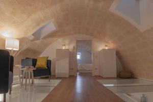 A seating area at LAMIA MATERA 11