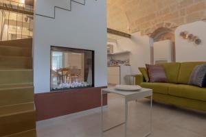 A seating area at LAMIA MATERA 11