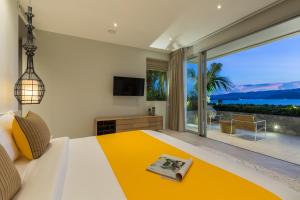 TV a/nebo společenská místnost v ubytování Moonstone - Samui's Premier Private Villa