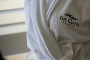 Certifikát, hodnocení, plakát nebo jiný dokument vystavený v ubytování The Cliffs Hotel and Spa