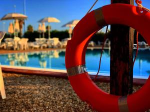 Bazén v ubytování Residence Hotel Antica Perla nebo v jeho okolí