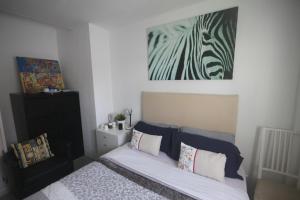 Φωτογραφία από το άλμπουμ του LITTLE PEACEFUL RETREAT Room with bath, Heating, Terrace, Free Wifi Fridge Easy parking σε Nueva Andalucia