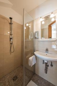 Koupelna v ubytování Gasthof Hotel Hauslwirt