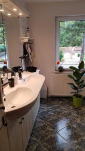 Fotografie z fotogalerie ubytování Ferienwohnung-Kormann v destinaci Schkopau