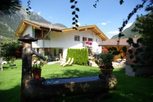 Taman di luar Apart Birgit