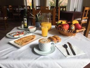 Comida en o cerca de este hotel