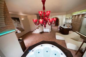 A seating area at AgriResort Spa Glamping Poggio Di Montedoro
