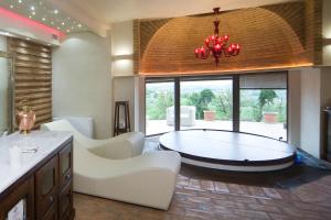 Kép AgriResort Spa Glamping Poggio Di Montedoro szállásáról Montefiasconéban a galériában