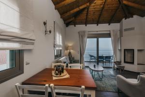 Posedenie v ubytovaní Bay View GuestHouses