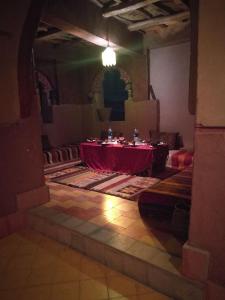 Posezení v ubytování Riad Berbère Boutaghrar