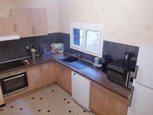 Η κουζίνα ή μικρή κουζίνα στο Maison chaleureuse La Meybel +25 φωτογραφίες