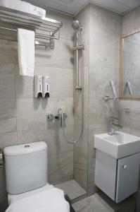 Kopalnica v nastanitvi Vve Vve Hotel