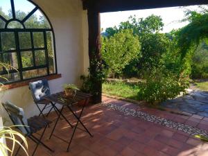 A garden outside Finca Horno de Cal