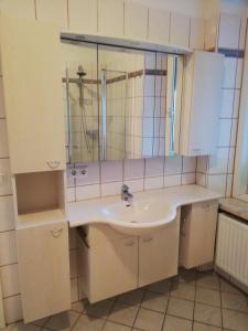 Kúpeľňa v ubytovaní Apartment zur Schmiede - by myNests + 22 fotografií