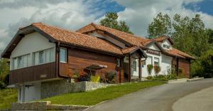 Gallery image of Tourist Center Marko in Oštarski Stanovi