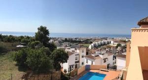 Villa con piscina en una ciudad en Apartamento C.M., en Nerja